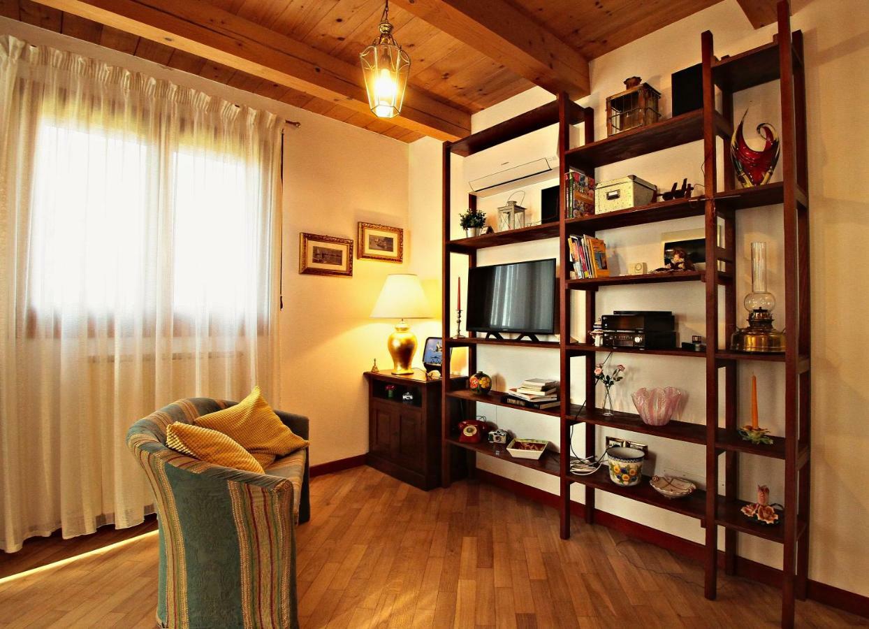 Ca' Leone - Regina Vittoria - Apartment With Pool Mira Exterior foto